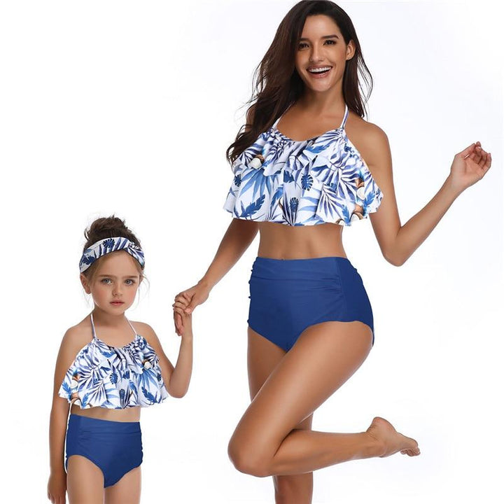 Dopasowany zestaw strojów kąpielowych mama i córka. Eleganckie bikini na plażę.