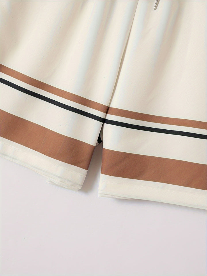 Morelowy męski zestaw dwuczęściowy: koszulka z krótkim rękawem i szorty w paski. Luźny krój, idealny na lato.