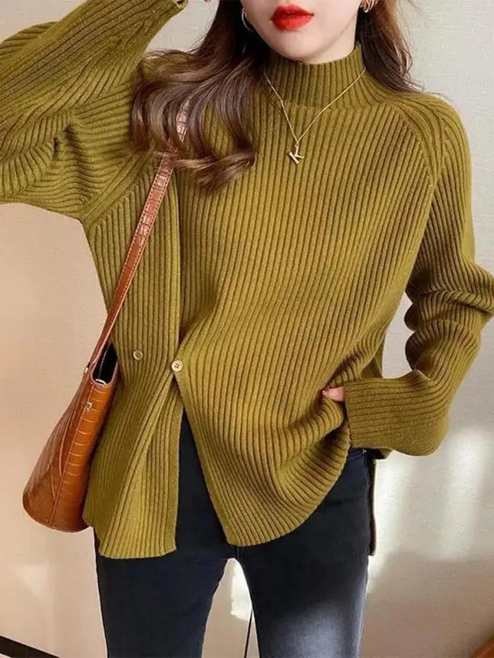 Damski sweter golf, ciepły, stylowy. Modny dopasowany krój z ozdobnym rozcięciem. Idealny na jesień/zimę.