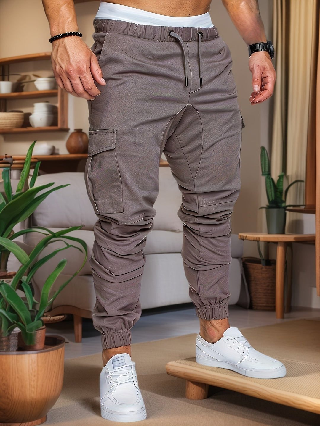 Komfortowe męskie spodnie jogger cargo. Casualowy fason, doskonałe na co dzień i do miejskich stylizacji.