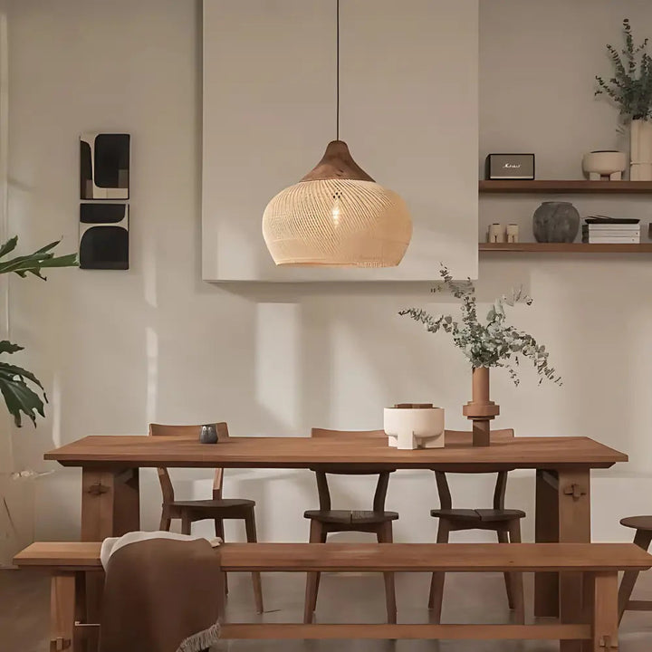 Naturalna lampa boho z rattanu. Oświetlenie sufitowe w stylu skandynawskim i etnicznym. Unikalny design wnętrz.