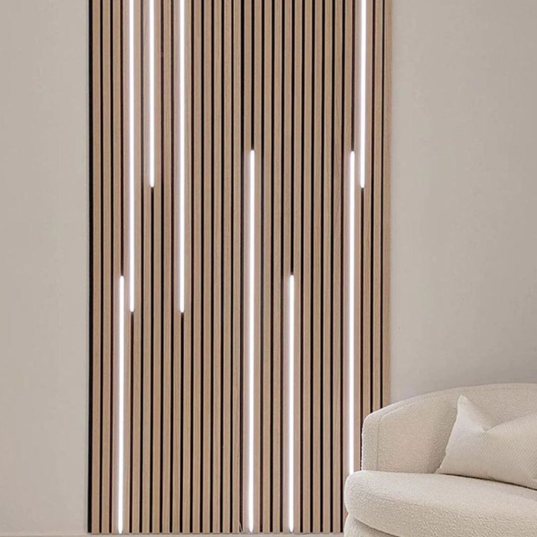 Muzyczna taśma LED FlexiGlow, synchronizująca oświetlenie z dźwiękiem, idealna na imprezę.