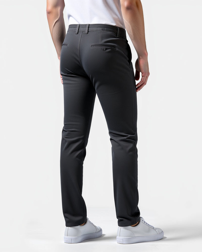 Klasyczne męskie chinosy slim fit na co dzień. Wygodne i stylowe spodnie casual.