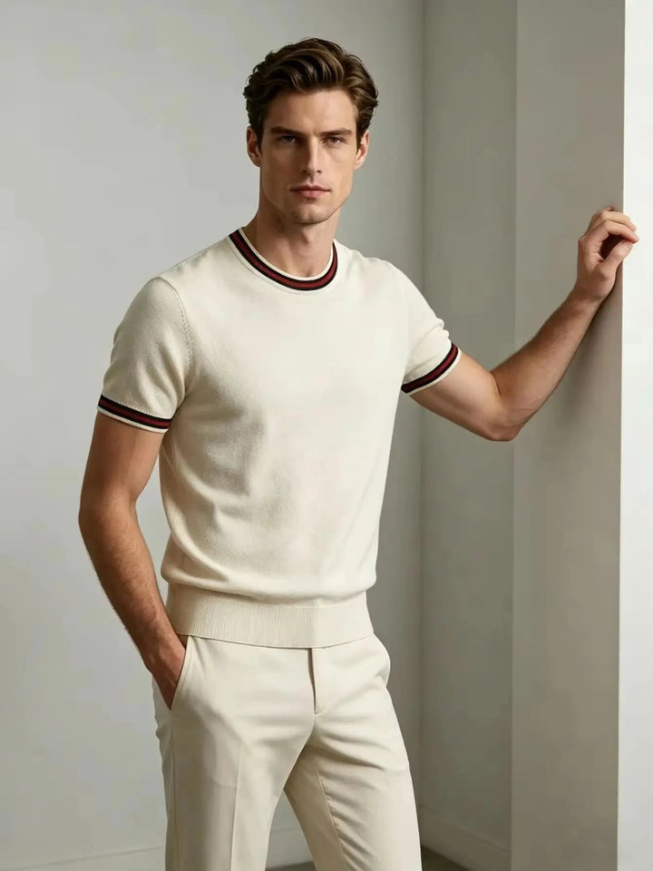 Elegancka, przewiewna biała męska koszula z krótkim rękawem, fason slim fit, na ciepłe dni.
