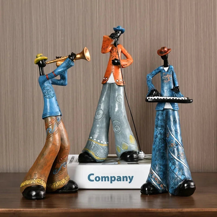 Figurka pianisty jazzowego retro. Muzyk przy fortepianie, stylowa dekoracja vintage.