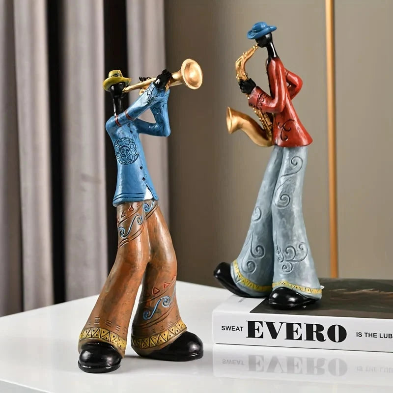 Figurka kontrabasisty jazzowego retro. Muzyk z kontrabasem, elegancka ozdoba vintage.