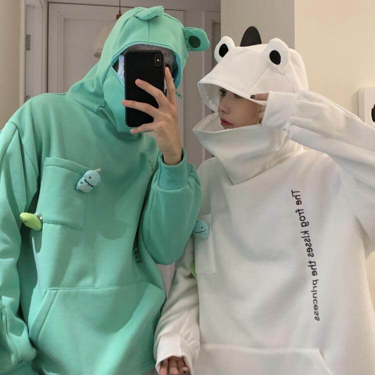 Zabawny sweter z kapturem z żabą, idealny na prezent. Modna bluza hoodie unisex dla każdego.
