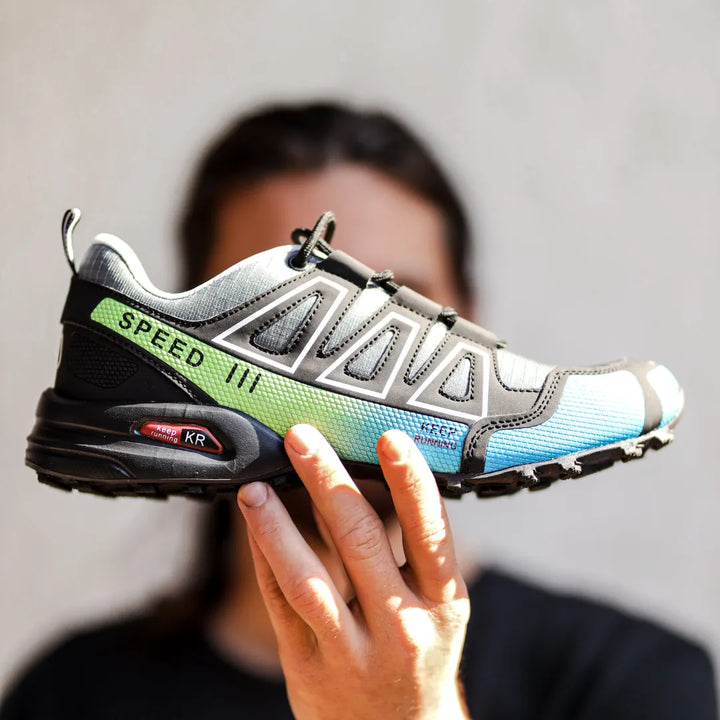 Buty trekkingowe Elias unisex z antypoślizgową podeszwą, idealne na jesienne szlaki i wędrówki.