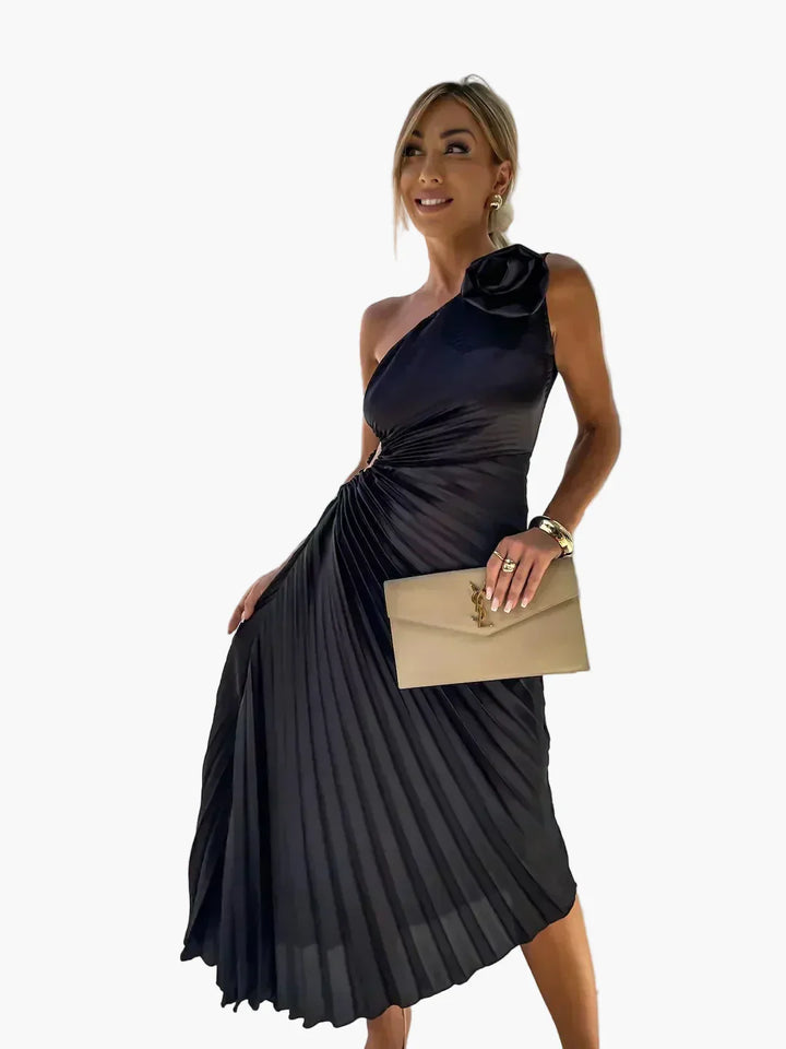 Damska sukienka midi plisowana na jedno ramię, asymetryczna, idealna na eleganckie przyjęcie.