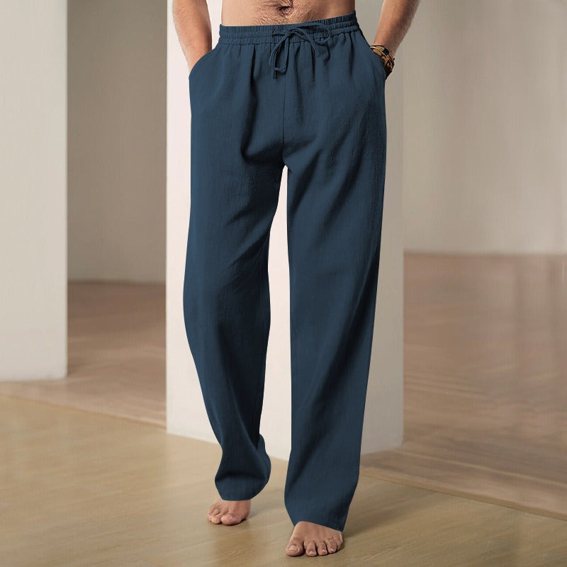 Produkt: męskie spodnie o luźnym kroju. Wygodne i uniwersalne do casualowych stylizacji na co dzień. Męska moda.
