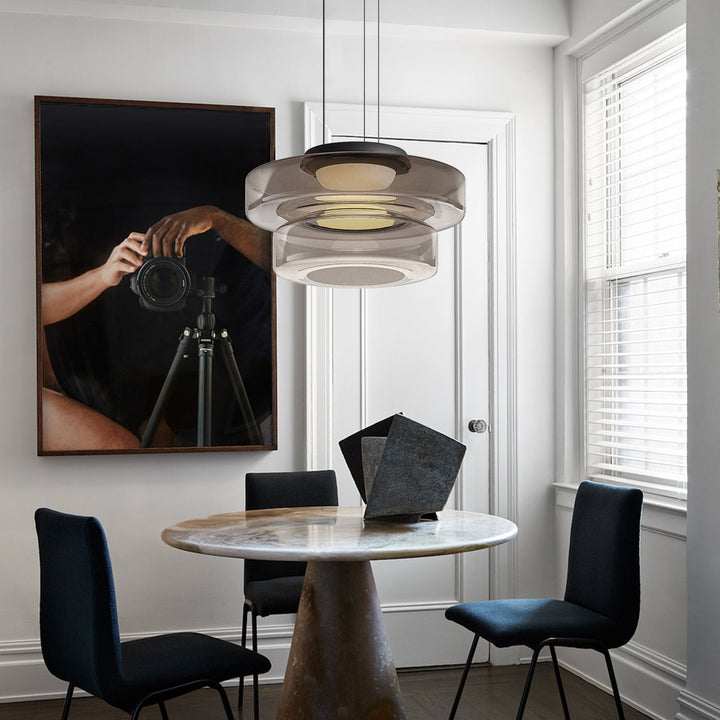 Lampa wisząca szklana, design Bauhaus, nowoczesne oświetlenie do sypialni.