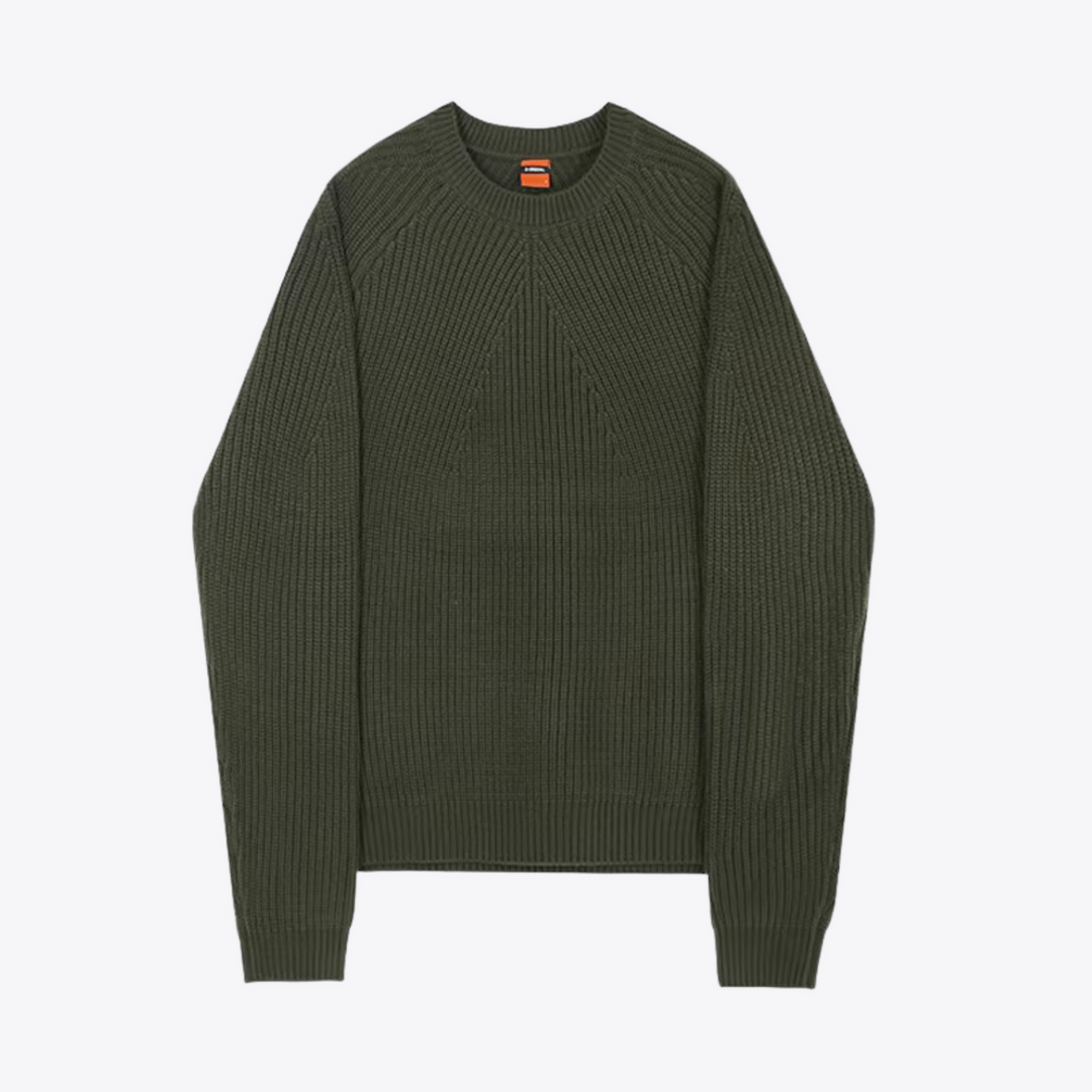 Elegancki sweter męski z długim rękawem, w stylu smart casual. Miękki, idealny na jesień i zimę.