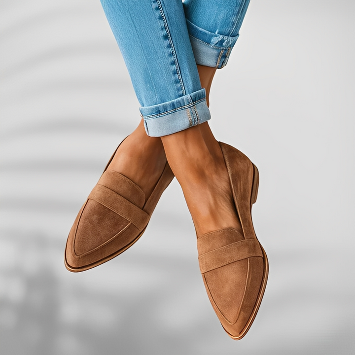 Wygodne buty damskie z wąskim noskiem, zapewniające komfort przez cały dzień. Stylowe obuwie codzienne.