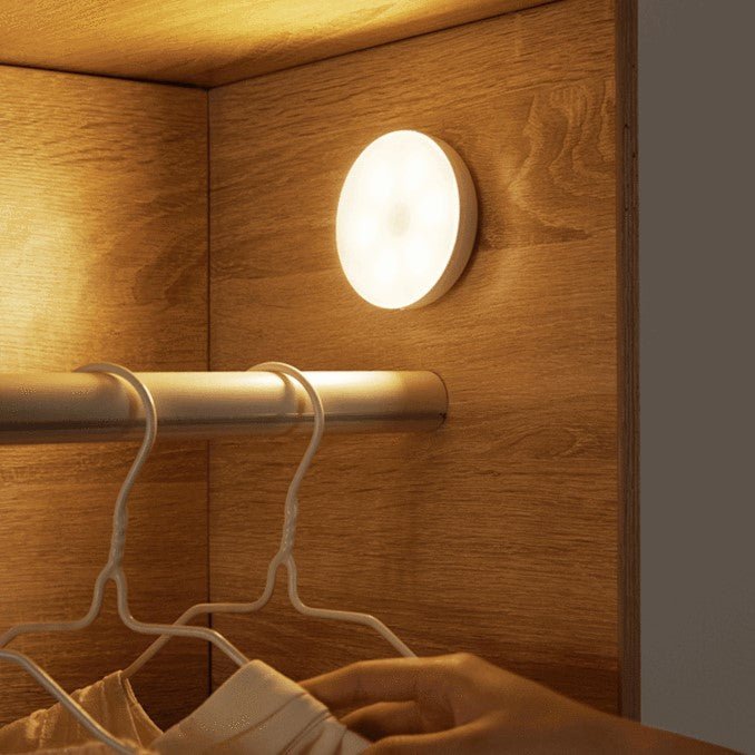 Lampa LED MoveLight z czujnikiem ruchu USB. Bezprzewodowe oświetlenie szafy, korytarza. Ciepła/zimna biel.