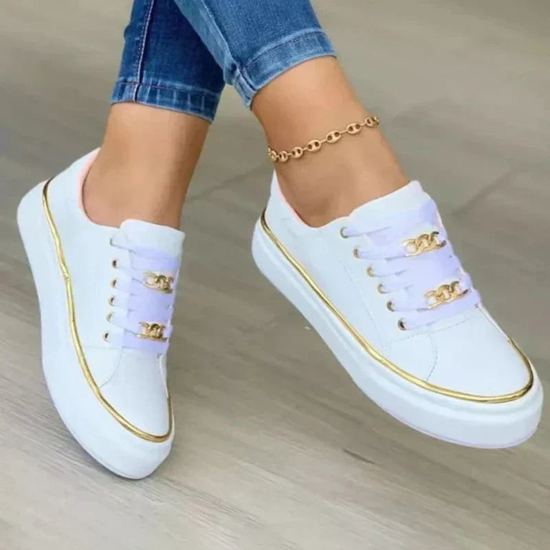 Białe damskie sneakersy ortopedyczne z platformą. Modne i komfortowe buty codzienne w stylu miejskim.