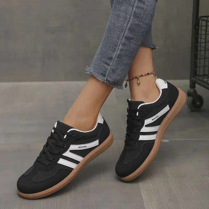 Damskie sneakersy niskie, sznurowane. Kolorowe, modne buty do codziennych stylizacji.