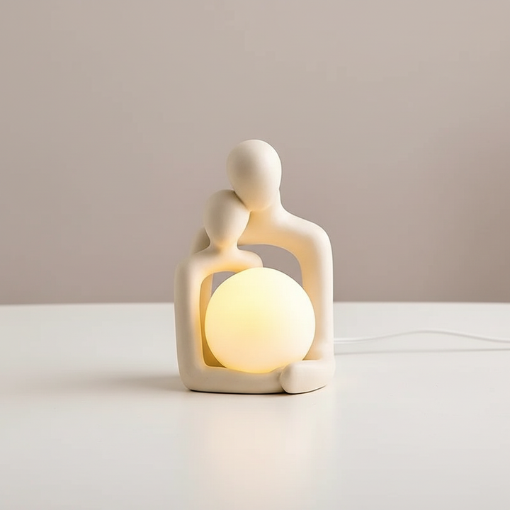Elegancka ceramiczna lampa stołowa rzeźba, tworząca przytulny nastrój. Idealna do nowoczesnych wnętrz.