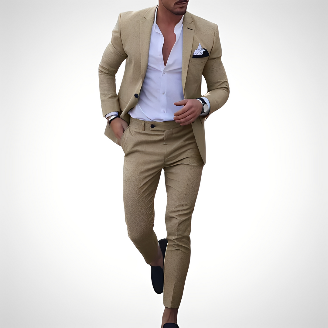 Męska marynarka slim fit w zestawie z dopasowanymi spodniami. Elegancki komplet idealny do pracy lub na specjalne okazje.