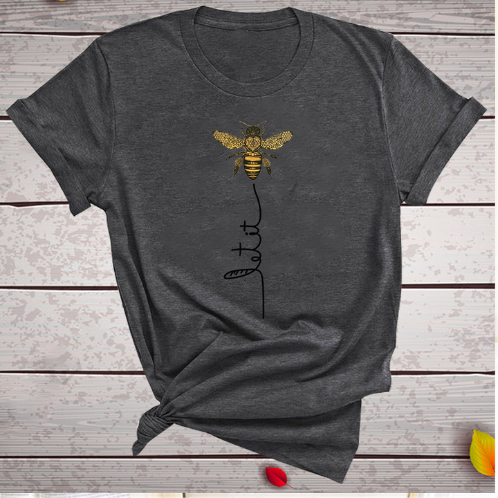Modna damska koszulka T-shirt z pszczołą. Wygodny, uniwersalny element letnich stylizacji, casualowy styl.