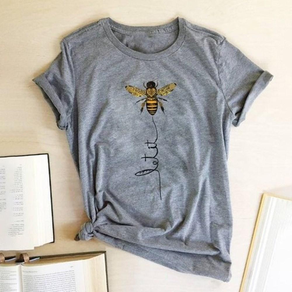 Zbliżenie na szczegółowy, modny motyw pszczoły na damskiej koszulce T-shirt. Wysokiej jakości nadruk.