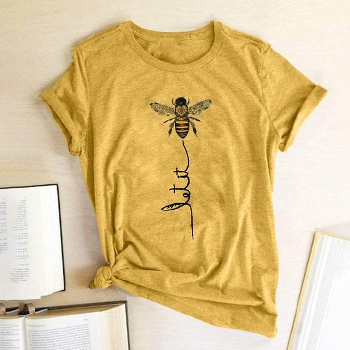 Żywa, kolorowa damska koszulka T-shirt z przyciągającym wzrok motywem pszczoły. Idealna na lato.