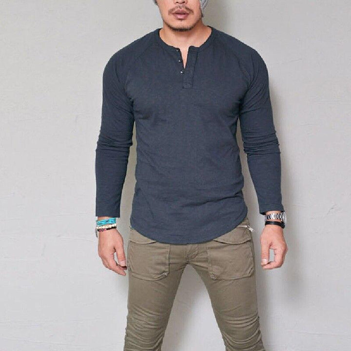 Męska koszulka z długim rękawem i guzikami, idealna na co dzień. Stylowy casualowy look.
