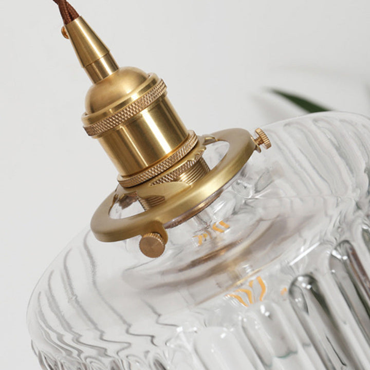 Kryształowa lampa sufitowa Harrison, styl vintage, eleganckie oświetlenie wnętrz.