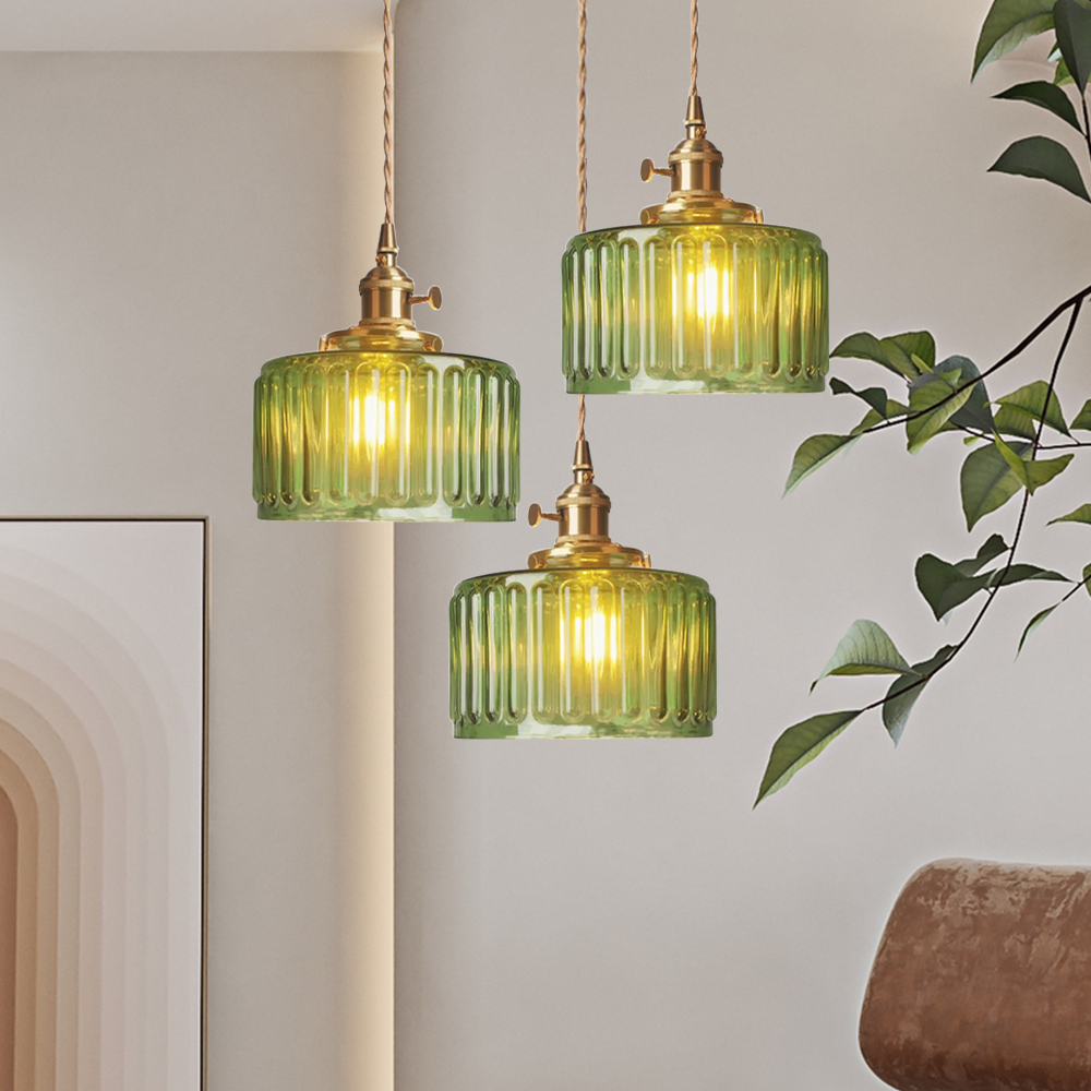 Oświetlenie vintage: kryształowa lampa wisząca Harrison, piękne szklane detale.