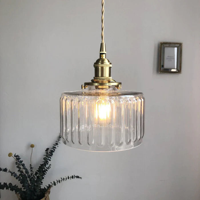 Oświetlenie sufitowe vintage, lampa kryształowa Harrison, luksusowy dodatek.