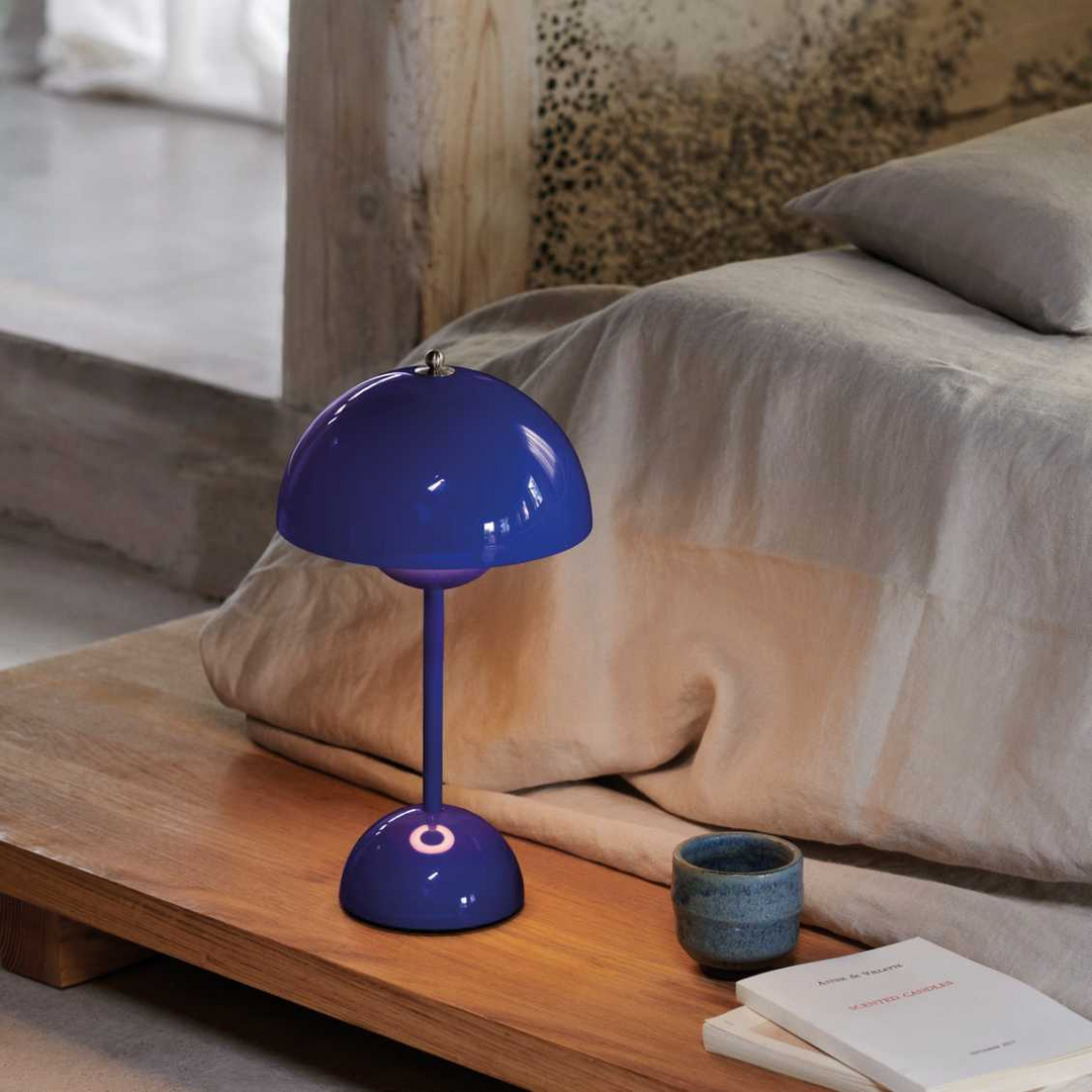 Ściemnialna bezprzewodowa lampa stołowa LED MoonGlow do wnętrz.
