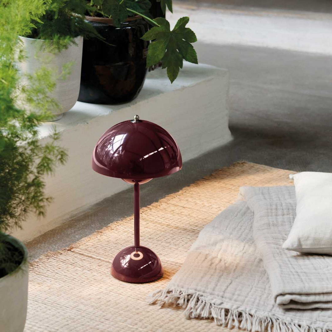 Lampa stołowa LED MoonGlow, designerska i nastrojowa do każdego wnętrza.