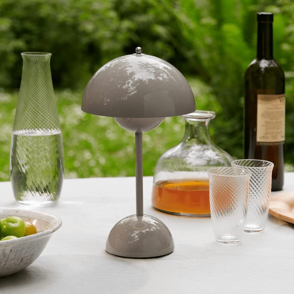 Lampa stołowa LED MoonGlow, oświetlenie nastrojowe do jadalni.