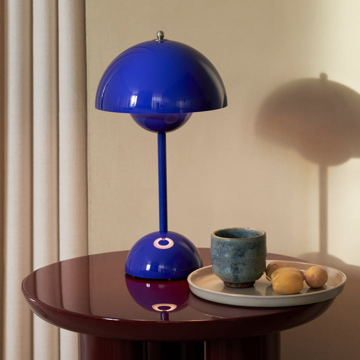 Lampa stołowa LED MoonGlow, designerska i funkcjonalna do domu.