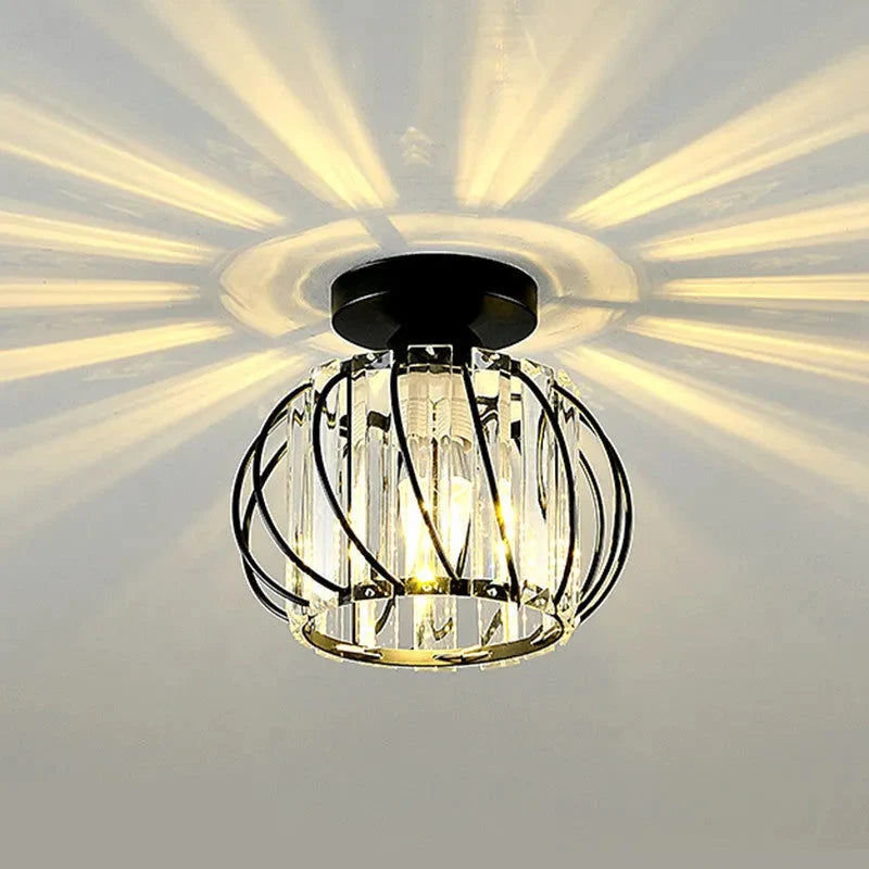 Dekoracyjna lampa sufitowa glamour z kryształami. Pasuje do salonu, sypialni i korytarza.