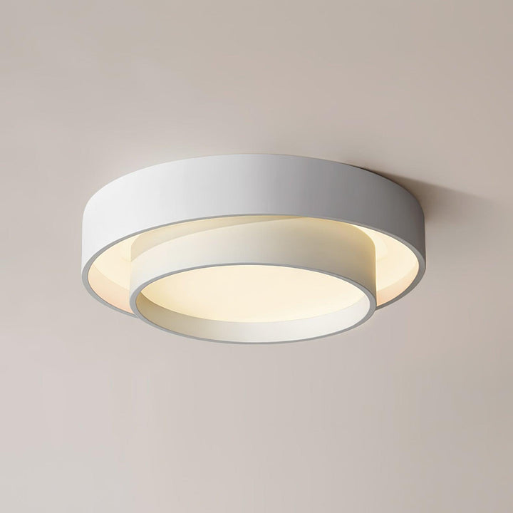 Nowoczesna lampa LED sufitowa z podwójnym okręgiem, ściemnialna pilotem.