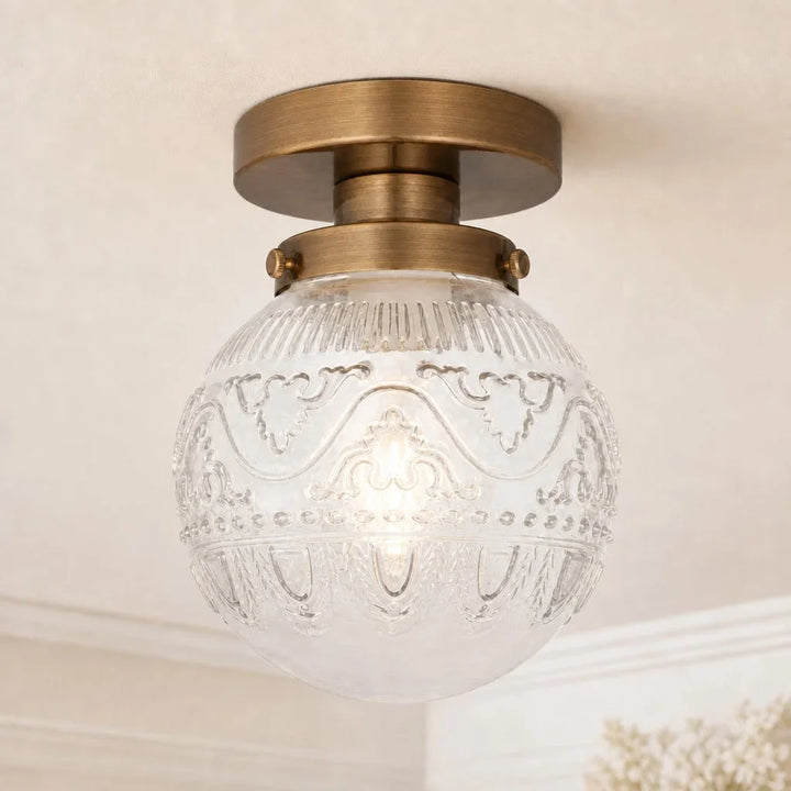 Grawerowana lampa sufitowa kula, vintage. Idealna do wnętrz szukających retro akcentów.