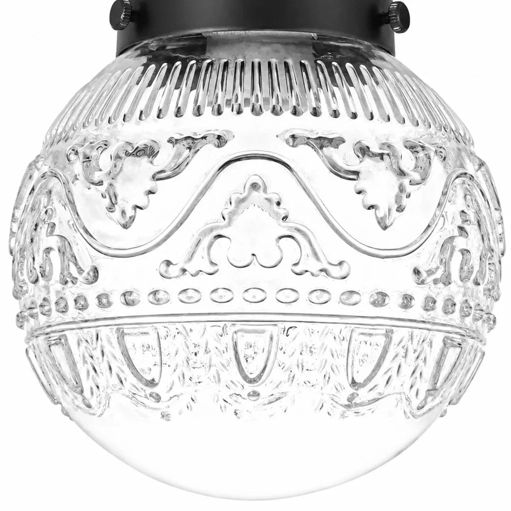 Lampa sufitowa vintage o ciepłym świetle. Grawerowany szklany klosz kula. Tworzy przytulną atmosferę.