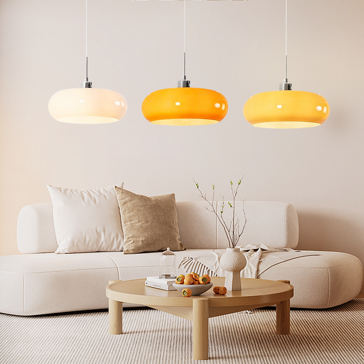 Elegancka lampa wisząca do jadalni, szklany klosz, styl Bauhaus retro.