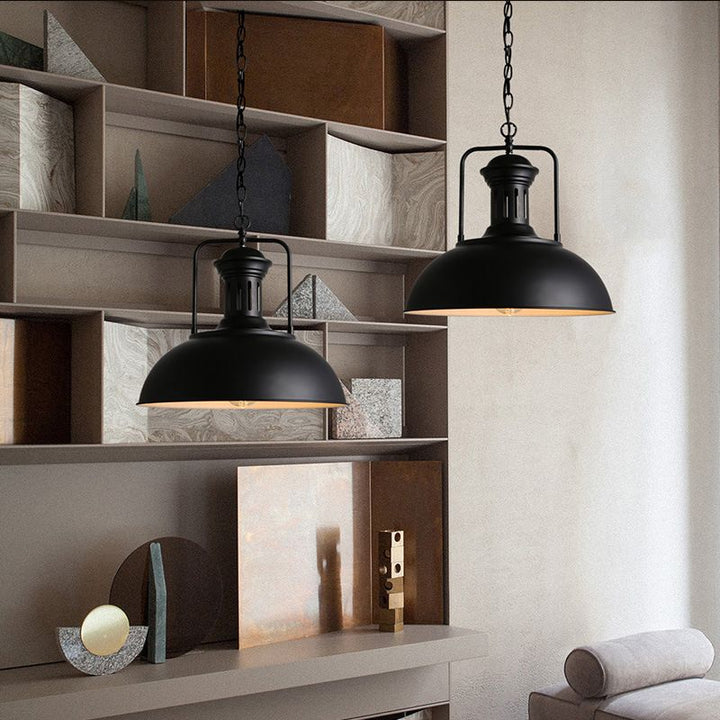 Wisząca lampa industrialna E27, metalowy klosz kopułowy czarny, idealna do loftu, kuchni.