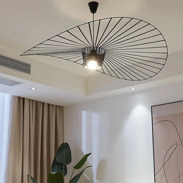 Stylowa lampa wisząca LED kapeluszowa, dekoracja do salonu lub jadalni.