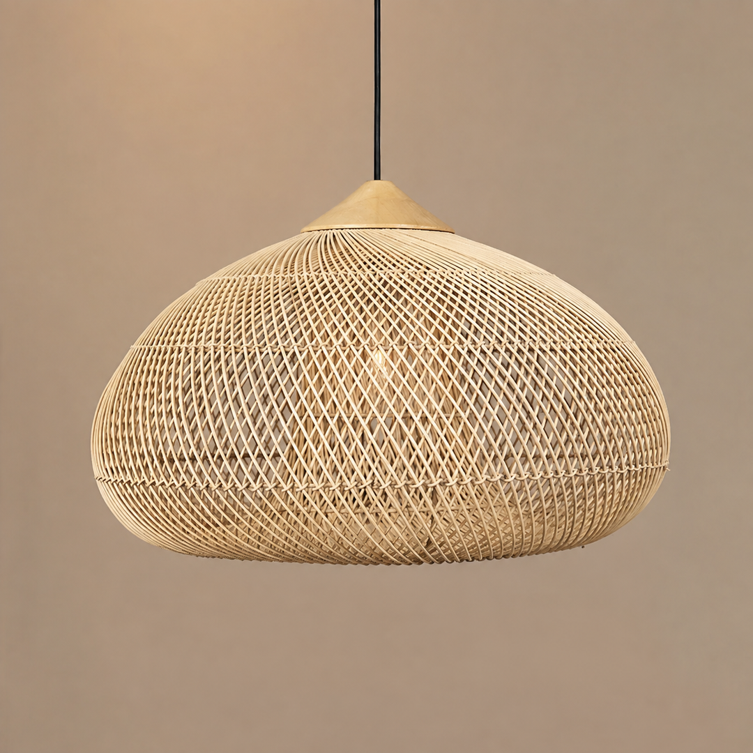 Naturalna lampa wisząca rattanowa boho z drewnem. Plecionka, oświetlenie do salonu, jadalni, sypialni.