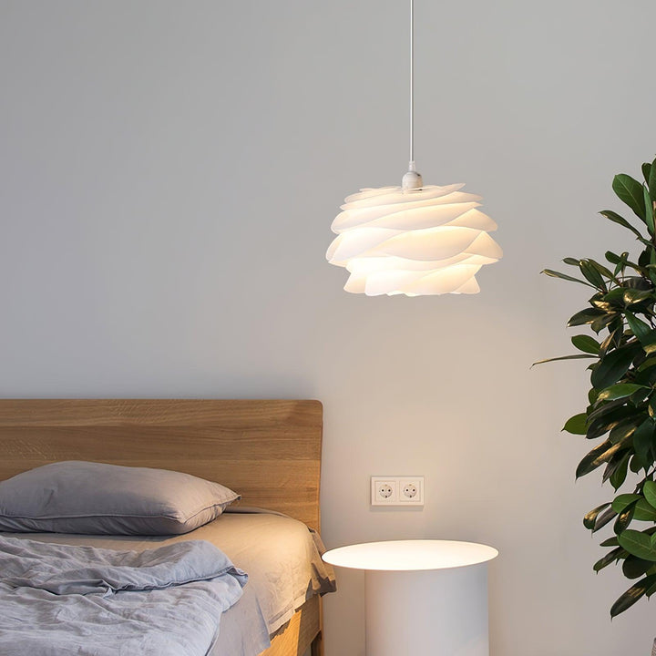 Biała lampa wisząca kwiatowa E27, skandynawska, do jadalni i sypialni. Romantyczna.