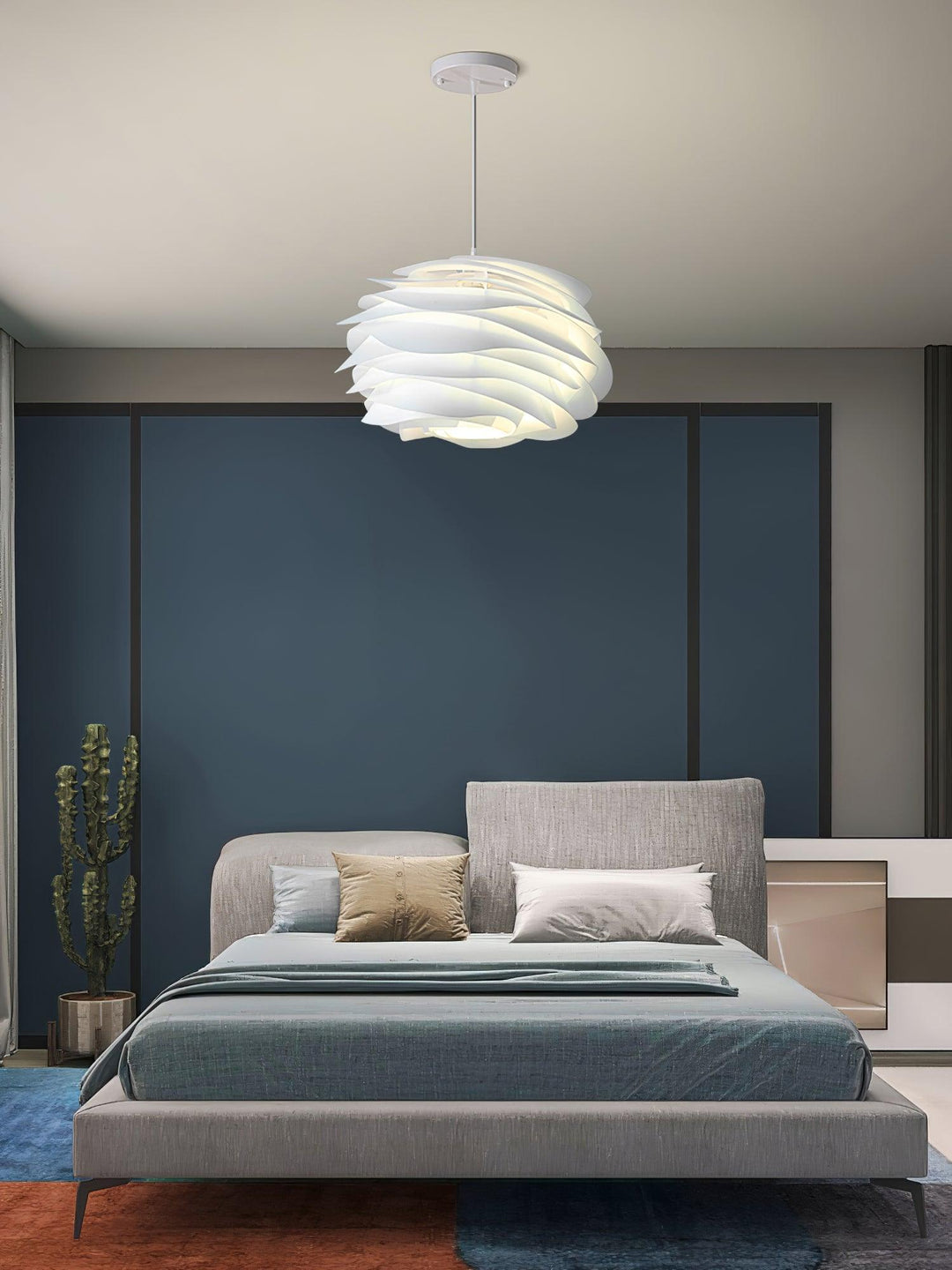 Lampa wisząca biała, kwiatowa, z gniazdem E27. Skandynawska dekoracja do sypialni.