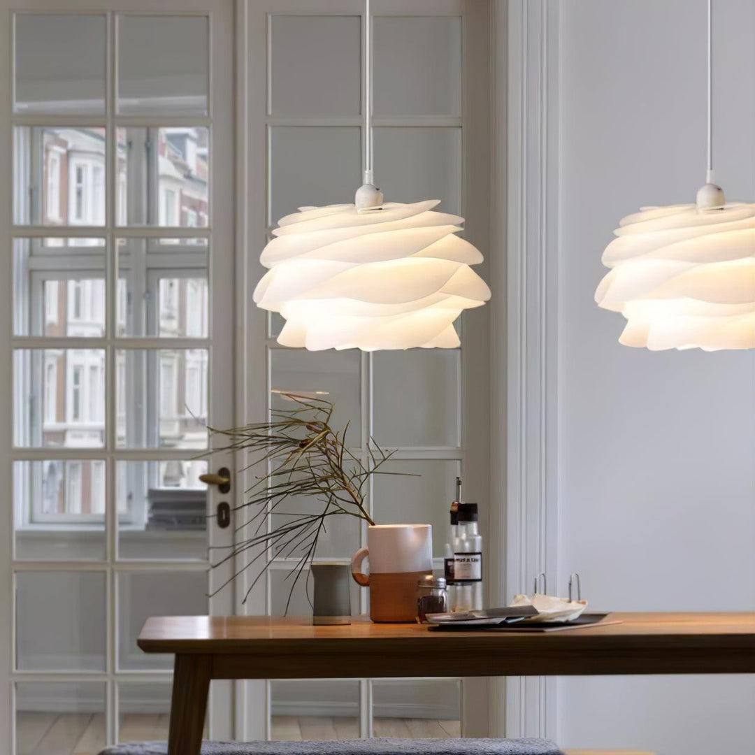 Kwiatowa lampa wisząca skandynawska, romantyczne światło do pokoju dziecięcego. Biała, z PVC.