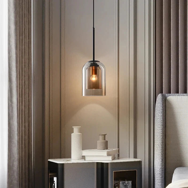 Designerska lampa wisząca brązowa z dymionym szarym kloszem E27. Oświetlenie do sypialni.