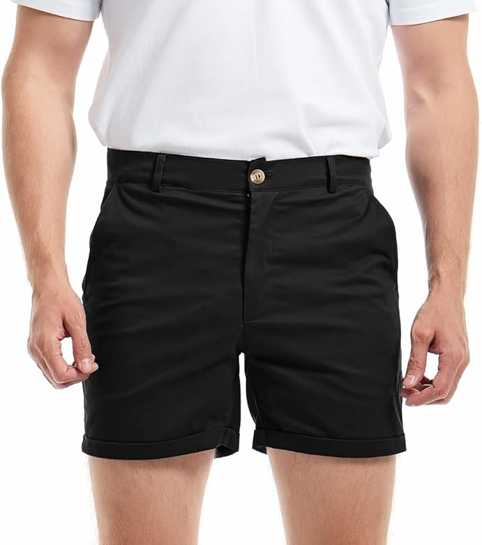 Beżowe letnie chinosy męskie slim fit. Stylowe krótkie spodenki dla mężczyzn, modne i uniwersalne.