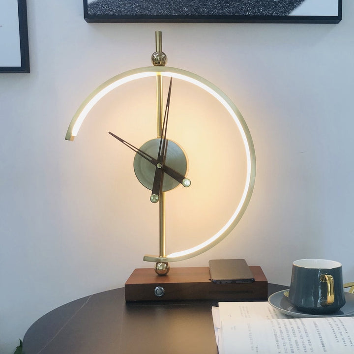 KyotoGlow: lampa LED, cyfrowy budzik i ładowarka Qi w jednym. Stylowe i energooszczędne rozwiązanie.