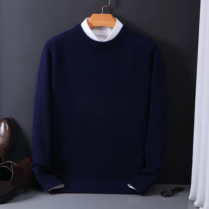 Elegancki sweter kaszmirowy męski Tobias. Luksusowy, klasyczny design, doskonały na sezon jesień-zima. Męska moda.