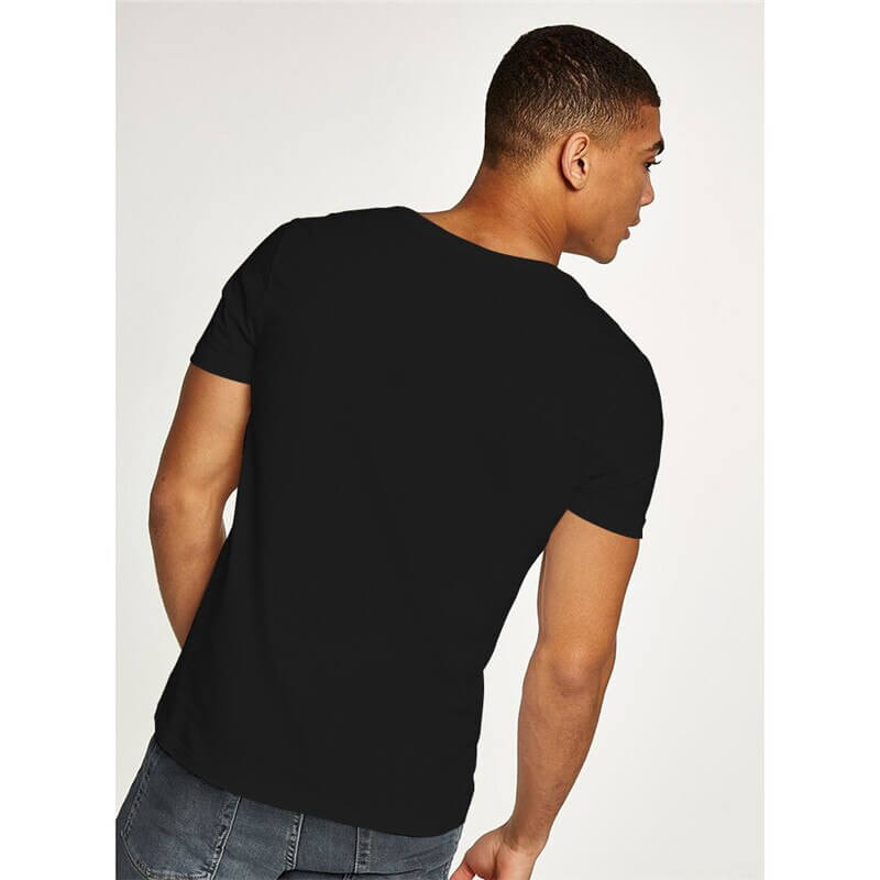 Granatowa męska koszulka V-neck, dopasowana, oddychająca odzież na lato. Stylowy top.