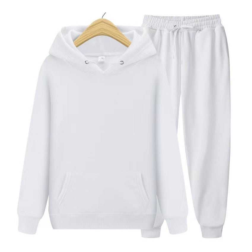 Męski dres casual, idealny na wieczór. Bluza z kapturem i spodnie dresowe zapewniające ciepło.